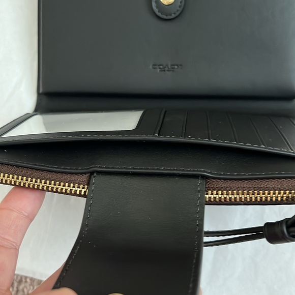 NWT Coach Phone Wallet In Color-block Signature Canvas - Picture 7 of 9